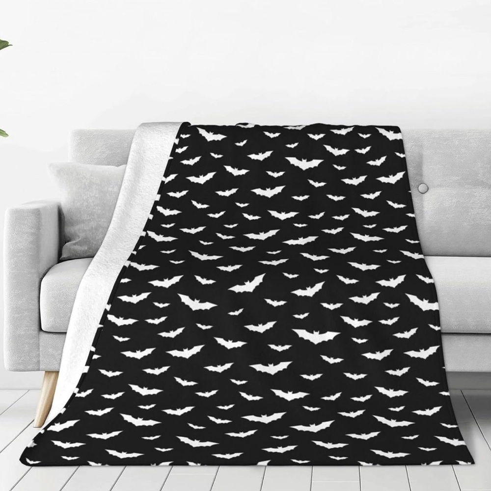 Black and White Flying Bat Pattern Blanket Halloween 🎃
